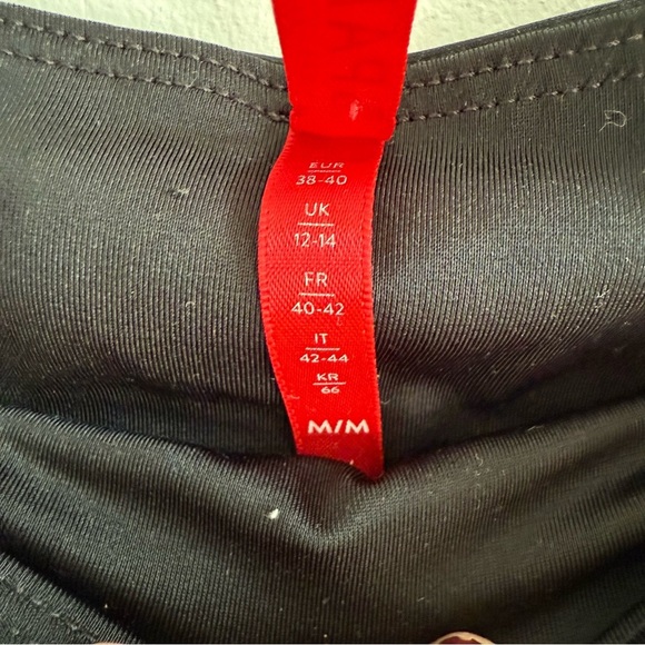 SPANX Black High-Rise Faux Leather Leggings, Size M - Picture 5 of 11